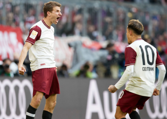 德甲-拜仁2-0力克奥格斯堡领跑积分榜 穆勒破门格雷茨卡锁胜局