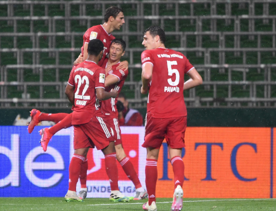 德甲-拜仁1-0不来梅提前两轮夺冠 莱万门前一脚定冠军！