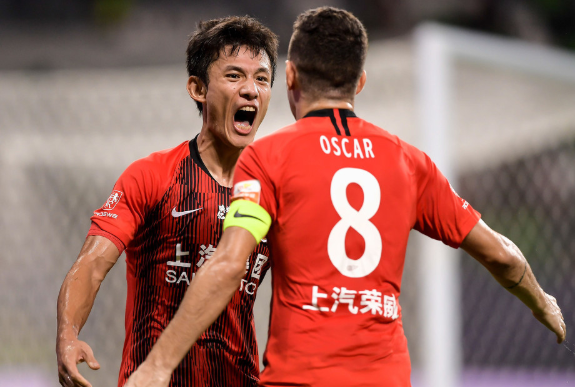 中超-上港2-1逆转送国安赛季首败 奥斯卡传射王燊超破门