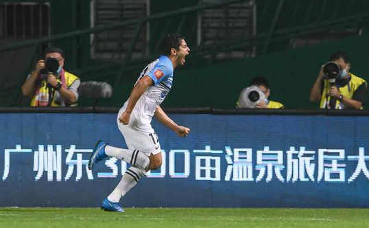 中超-广州城3-1重庆两江竞技取赛季首胜 吉列尔梅造3球