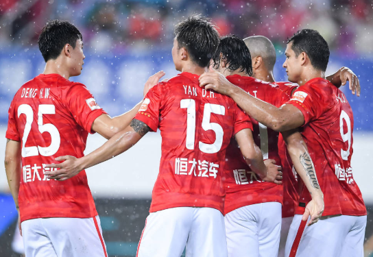 中超-广州2-0胜深圳迎赛季首胜 艾克森进球+造乌龙
