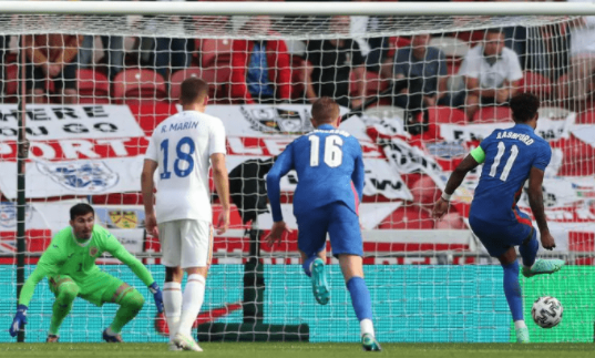 热身赛-英格兰1-0击败罗马尼亚 拉什福德当队长点射!