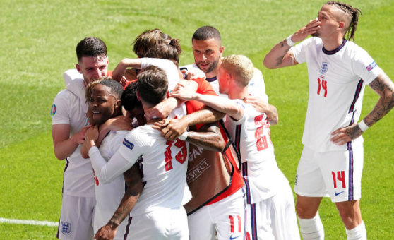 欧洲杯-英格兰1-0克罗地亚迎开门红 菲利普斯助攻斯特林破门