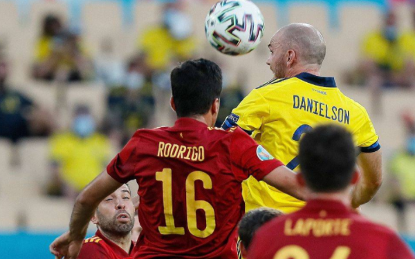 欧洲杯-西班牙0-0瑞典 莫拉塔失单刀奥尔森屡献神扑