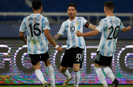 美洲杯-阿根廷1-1智利 梅西任意球破门巴尔加斯建功