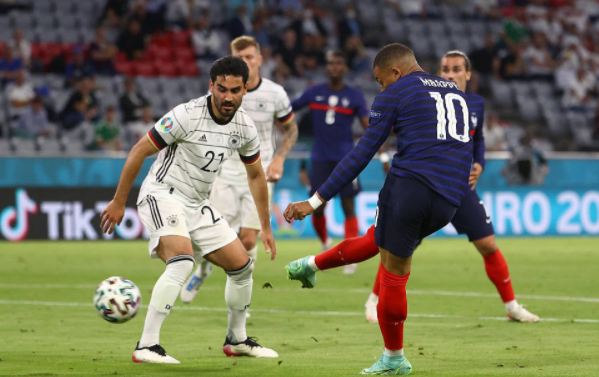 欧洲杯-法国1-0击败德国 胡梅尔斯乌龙拉比奥特中柱