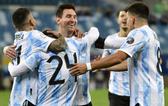 美洲杯-阿根廷4-1玻利维亚小组第一出线 梅西双响阿奎罗献助攻