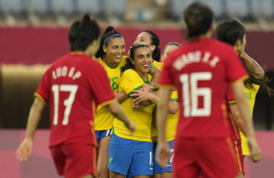 奥运-中国首秀女足0-5惨败巴西 四次中门框35岁玛塔双响