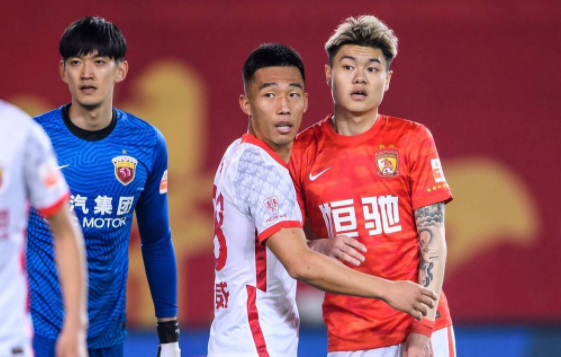 中超-上海海港0-0广州队遭遇两轮不胜 场面沉闷机会寥寥