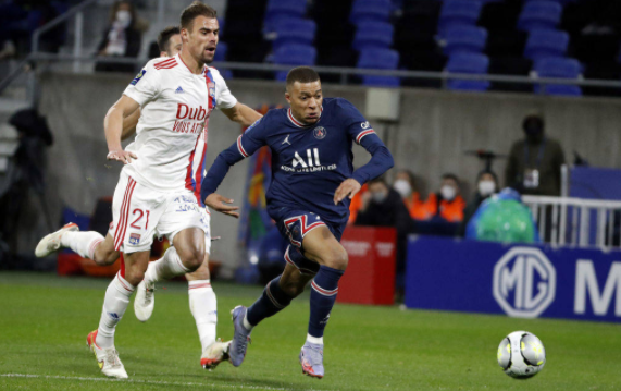 法甲-巴黎1-1里昂  梅西缺席姆巴佩中柱克雷尔破门