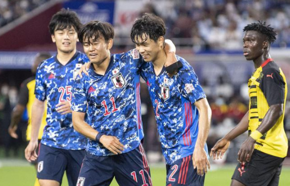 麒麟杯-日本全场压制4-1大胜加纳 久保健英、三笘薫进球