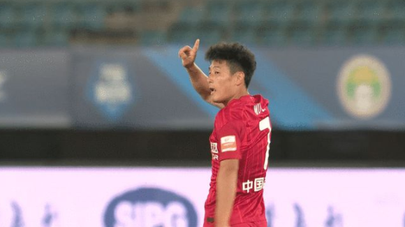 中超-上海海港7-0大胜梅州客家 武磊帽子戏法巴尔加斯送3助攻