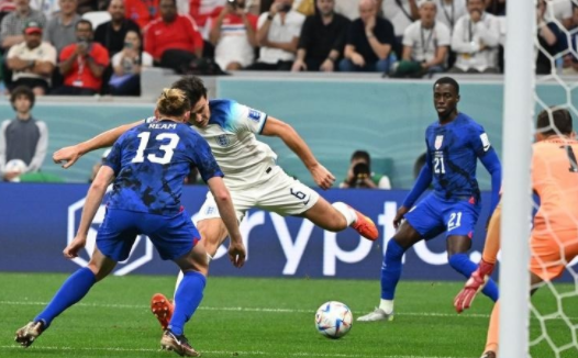 世界杯-英格兰0-0闷平美国积4分继续领跑 普利西奇中框